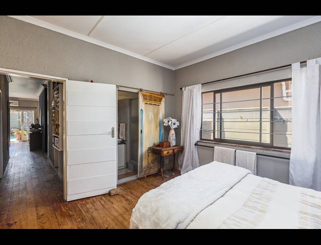 5 BEDROOM HOUSE FOR SALE IN OAKDALE